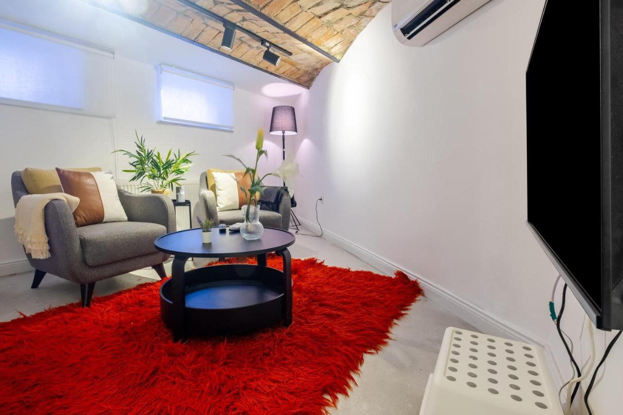 Апартаменты Vibrant Flat 5 Minutes Walk To Istiklal In Beyoglu Стамбул Экстерьер фото